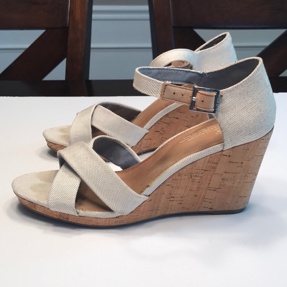 TOMs Wedges